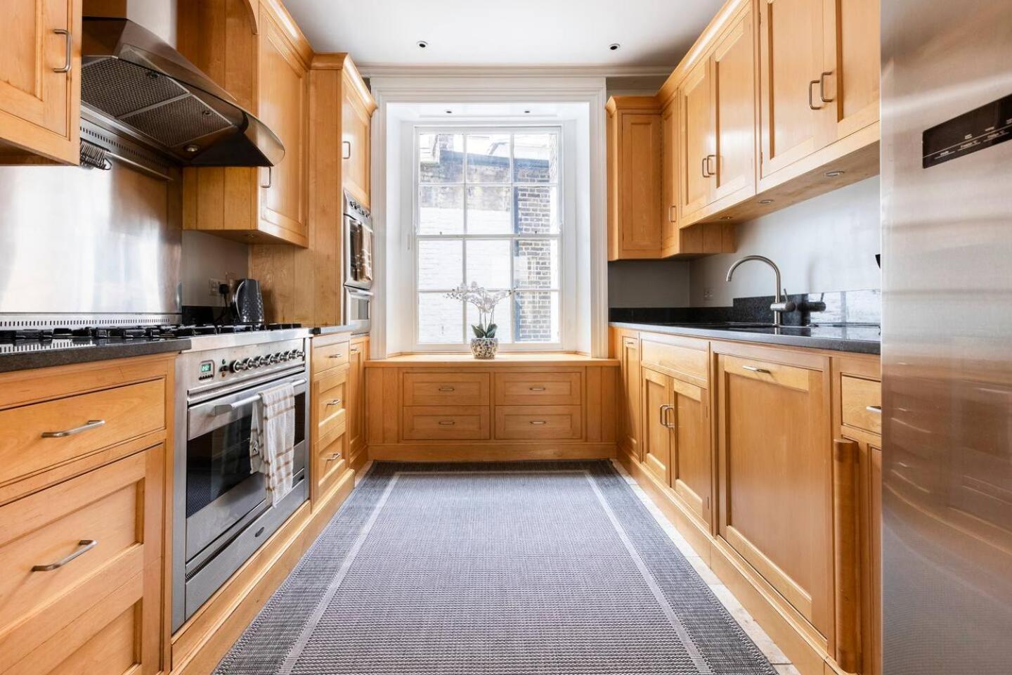 Townhouse Mansion By Buckingham Palace Londres